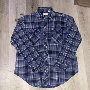 Super cool plaid soft lined with quilt flannel size large